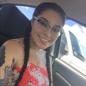 Meet your Posher, Iris